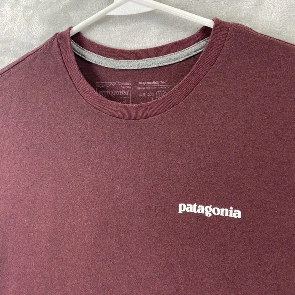 Patagonia T-Shirt mens Medium P-6 Graphic Logo Responsibili-Tee Short Sleeve Red - Picture 4 of 10